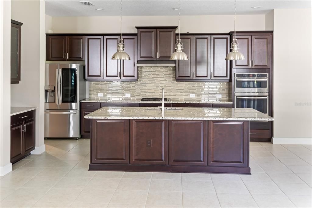 For Rent: $4,200 (3 beds, 2 baths, 2427 Square Feet)