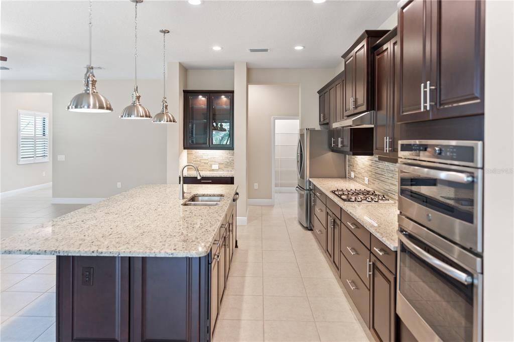 For Rent: $4,200 (3 beds, 2 baths, 2427 Square Feet)