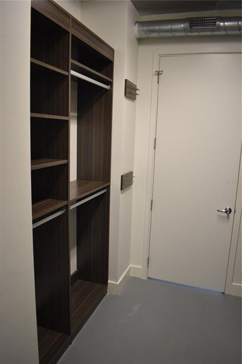 Под контрактом: $2,495 (1 спален, 1 ванн, 921 Квадратных фут)