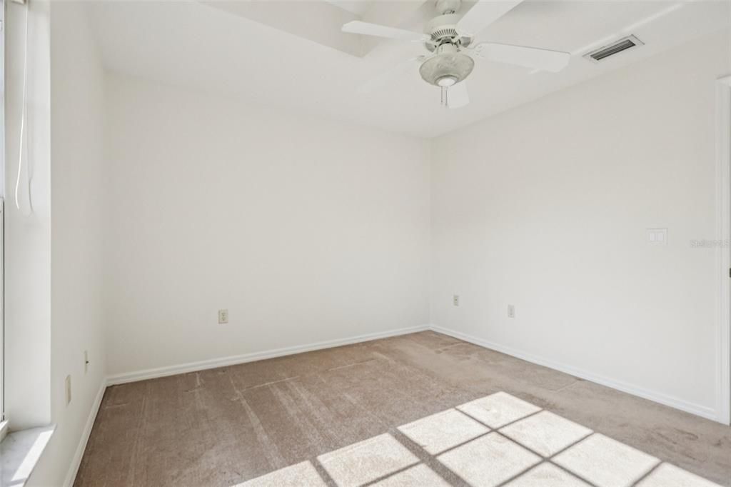 合同活跃: $340,000 (3 贝兹, 2 浴室, 1719 平方英尺)