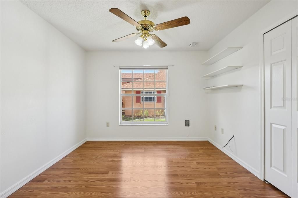 合同活跃: $340,000 (3 贝兹, 2 浴室, 1719 平方英尺)