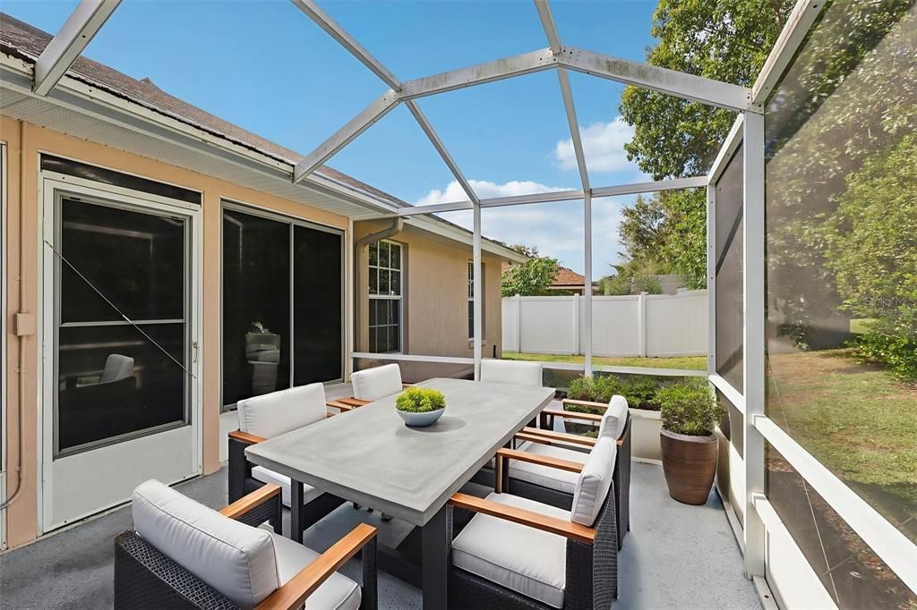 合同活跃: $340,000 (3 贝兹, 2 浴室, 1719 平方英尺)