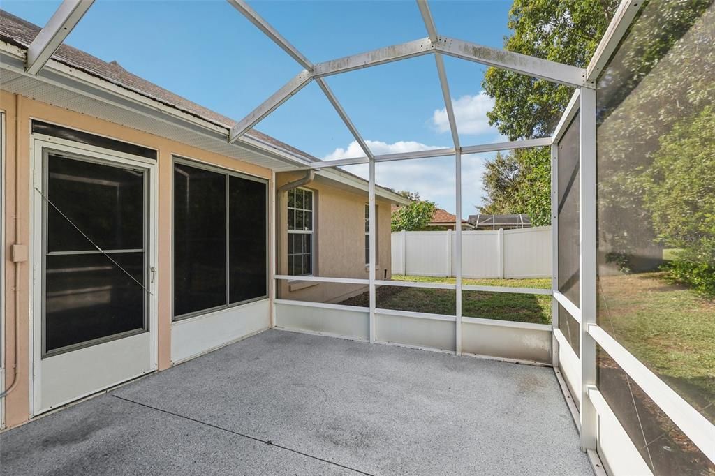 合同活跃: $340,000 (3 贝兹, 2 浴室, 1719 平方英尺)