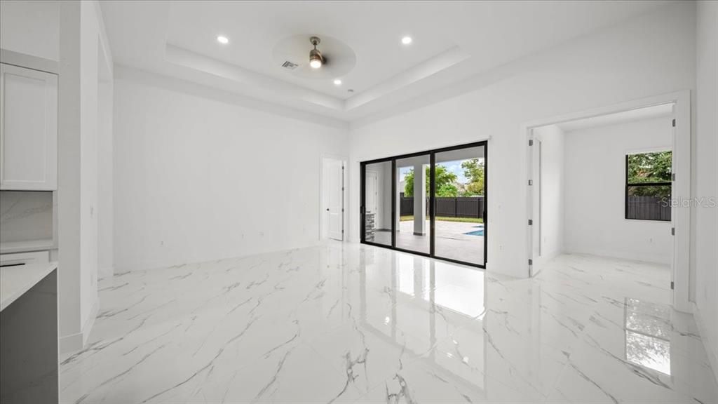 На продажу: $549,500 (4 спален, 3 ванн, 1734 Квадратных фут)