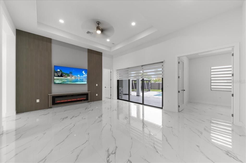 На продажу: $549,500 (4 спален, 3 ванн, 1734 Квадратных фут)