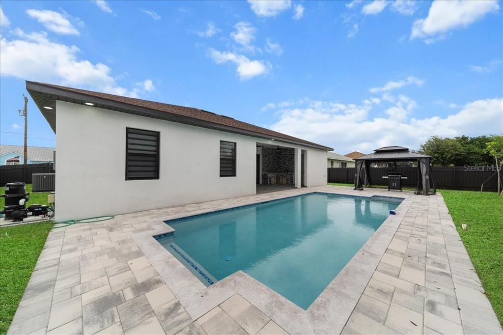 На продажу: $549,500 (4 спален, 3 ванн, 1734 Квадратных фут)