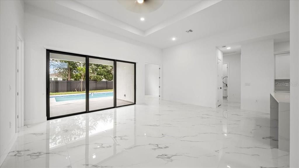 На продажу: $549,500 (4 спален, 3 ванн, 1734 Квадратных фут)