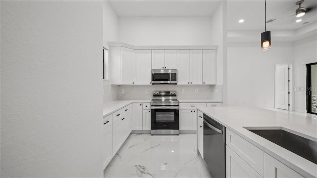 На продажу: $549,500 (4 спален, 3 ванн, 1734 Квадратных фут)