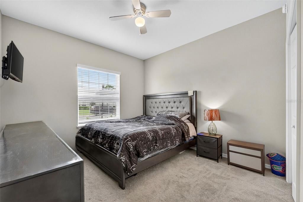 待售: $375,000 (4 贝兹, 2 浴室, 2081 平方英尺)