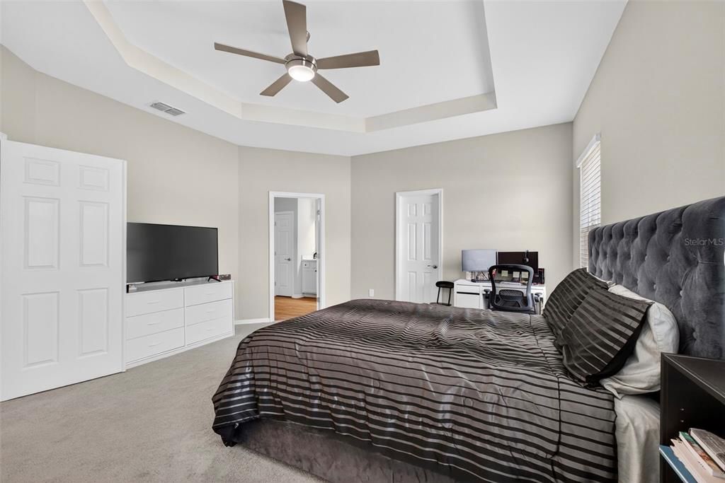 待售: $375,000 (4 贝兹, 2 浴室, 2081 平方英尺)