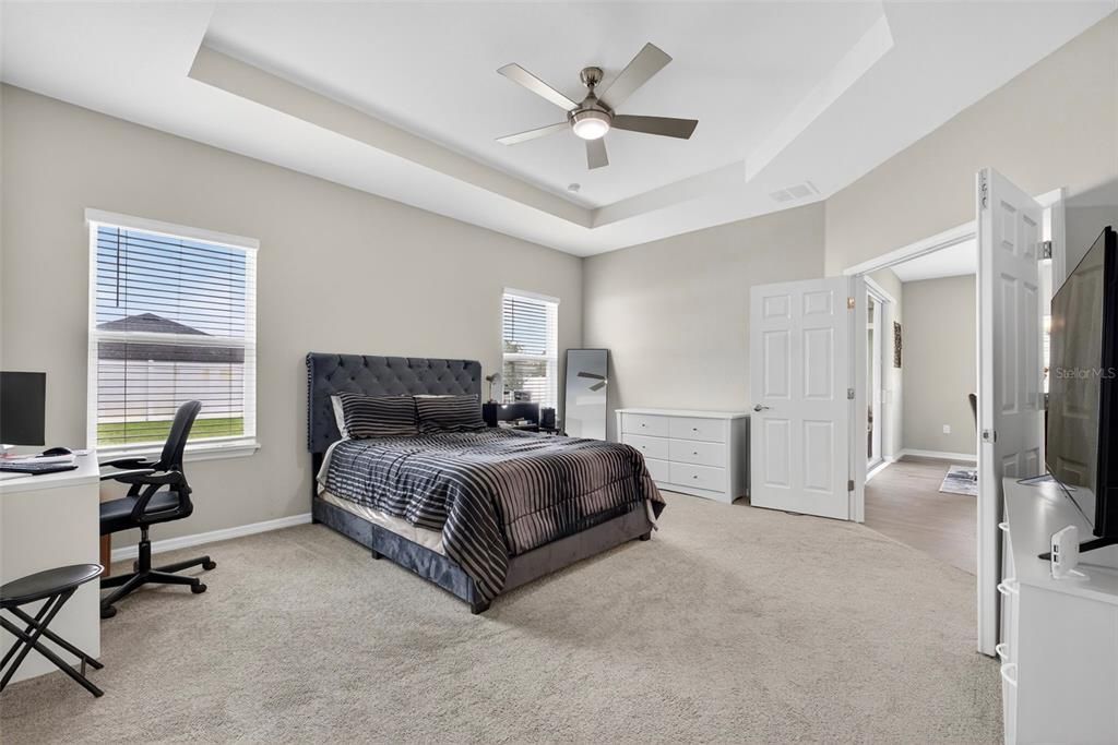 待售: $375,000 (4 贝兹, 2 浴室, 2081 平方英尺)