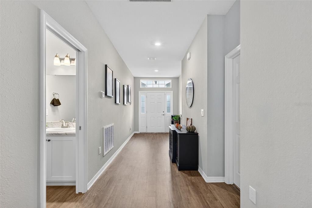 待售: $375,000 (4 贝兹, 2 浴室, 2081 平方英尺)