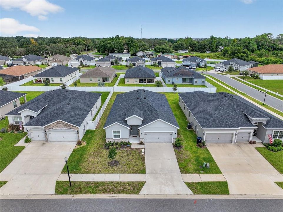 待售: $375,000 (4 贝兹, 2 浴室, 2081 平方英尺)