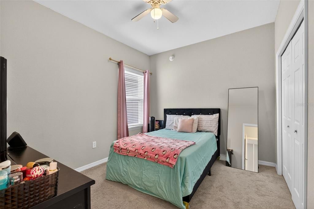 待售: $375,000 (4 贝兹, 2 浴室, 2081 平方英尺)