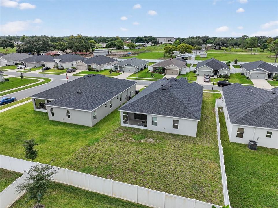 待售: $375,000 (4 贝兹, 2 浴室, 2081 平方英尺)