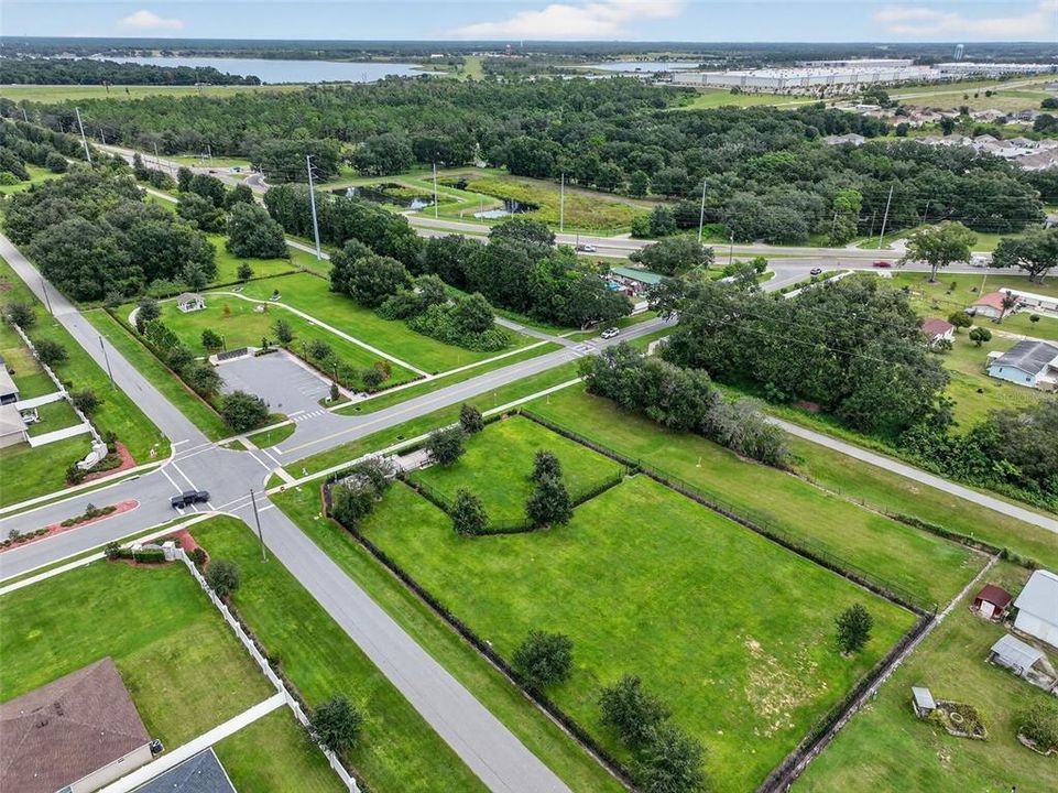 待售: $375,000 (4 贝兹, 2 浴室, 2081 平方英尺)