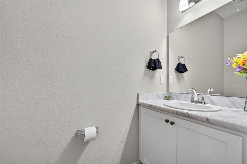 待售: $375,000 (4 贝兹, 2 浴室, 2081 平方英尺)