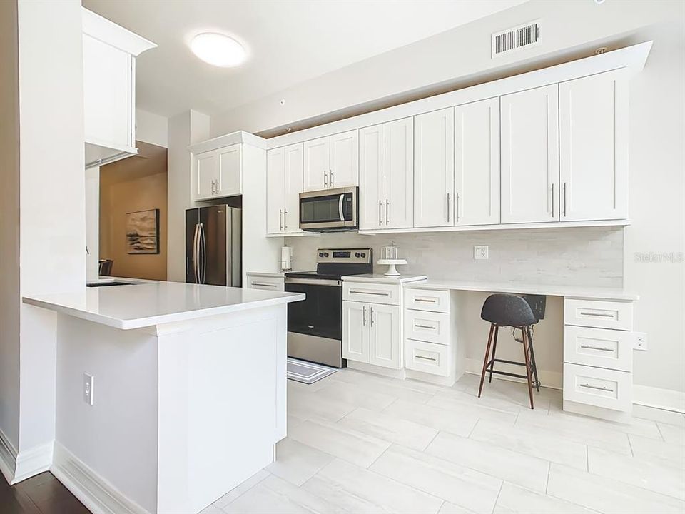 Под контрактом: $390,000 (1 спален, 1 ванн, 1073 Квадратных фут)