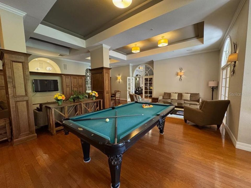 Под контрактом: $390,000 (1 спален, 1 ванн, 1073 Квадратных фут)