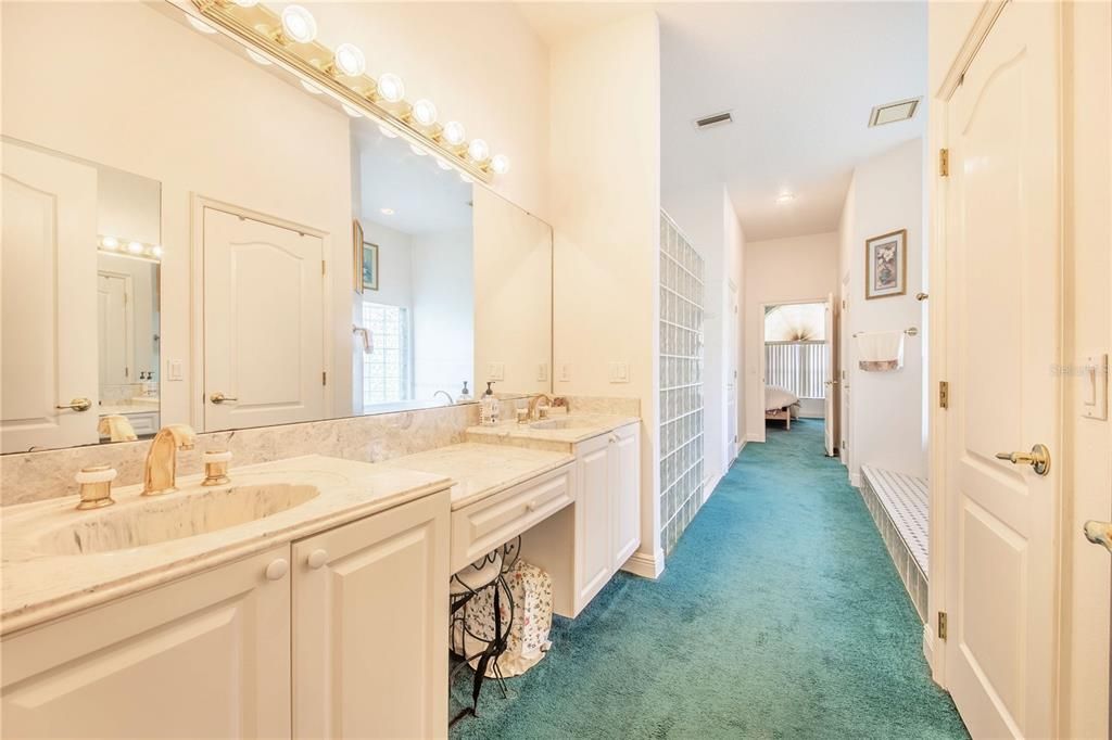 En Venta: $924,000 (4 camas, 3 baños, 3602 Pies cuadrados)