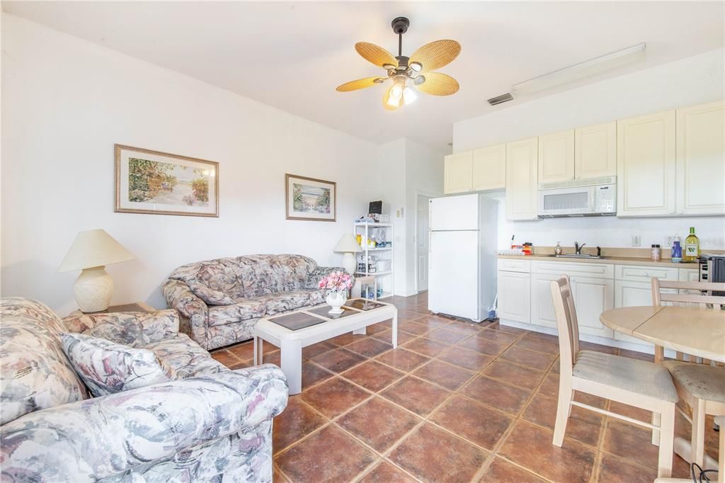 En Venta: $924,000 (4 camas, 3 baños, 3602 Pies cuadrados)