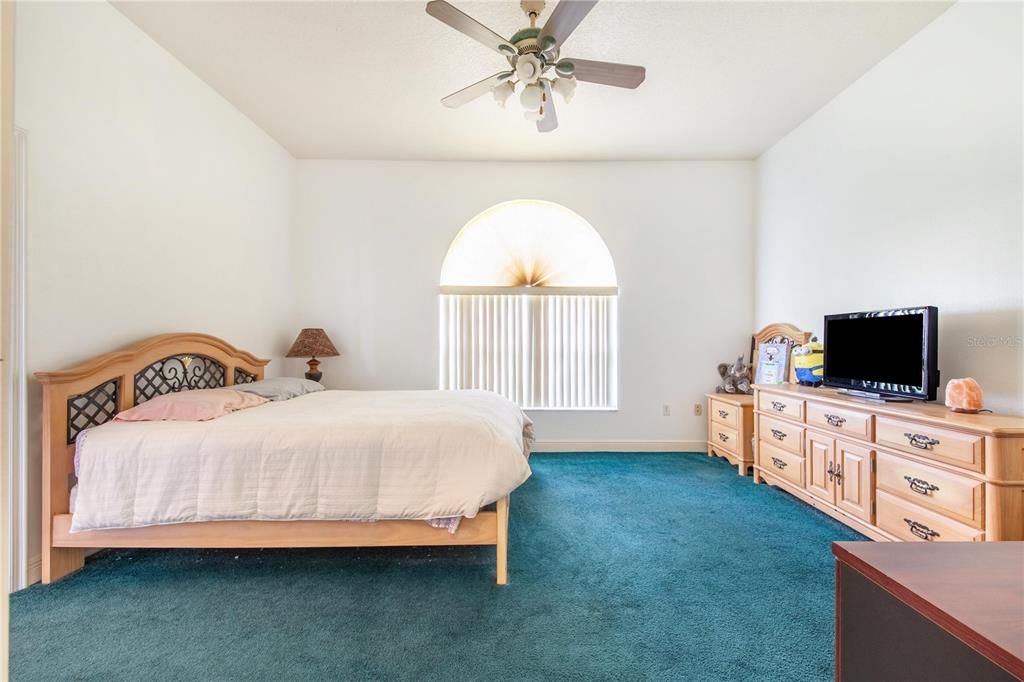 En Venta: $924,000 (4 camas, 3 baños, 3602 Pies cuadrados)