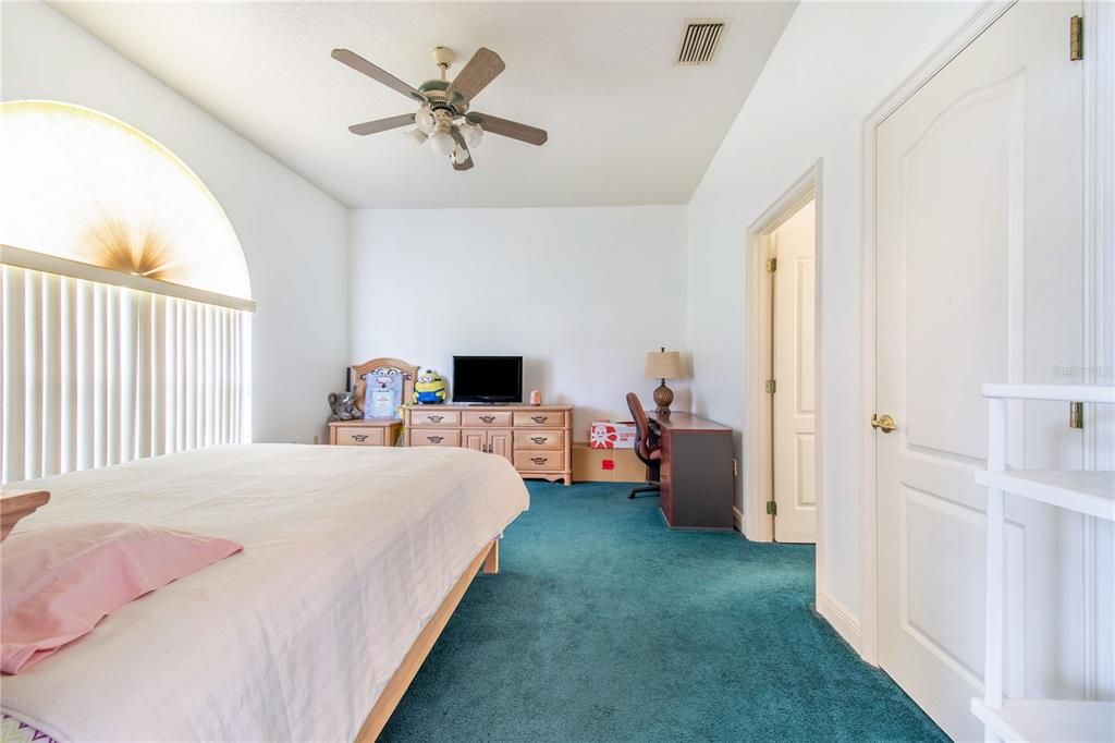 En Venta: $924,000 (4 camas, 3 baños, 3602 Pies cuadrados)