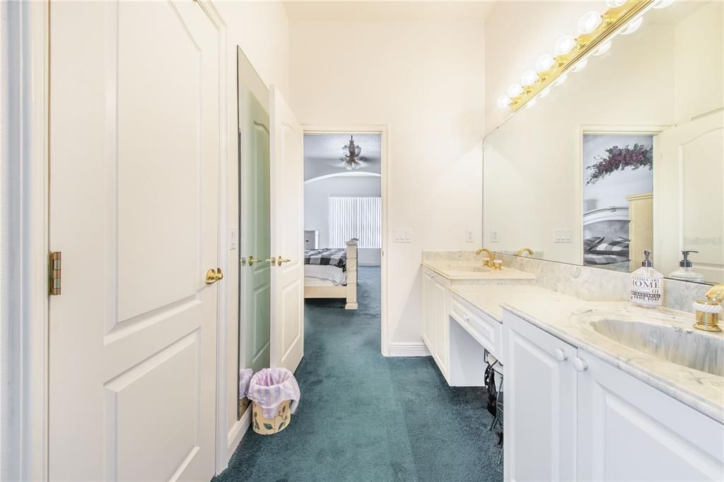 En Venta: $924,000 (4 camas, 3 baños, 3602 Pies cuadrados)