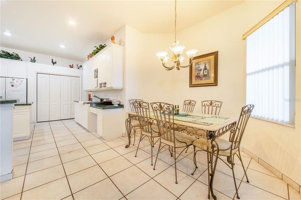 En Venta: $924,000 (4 camas, 3 baños, 3602 Pies cuadrados)