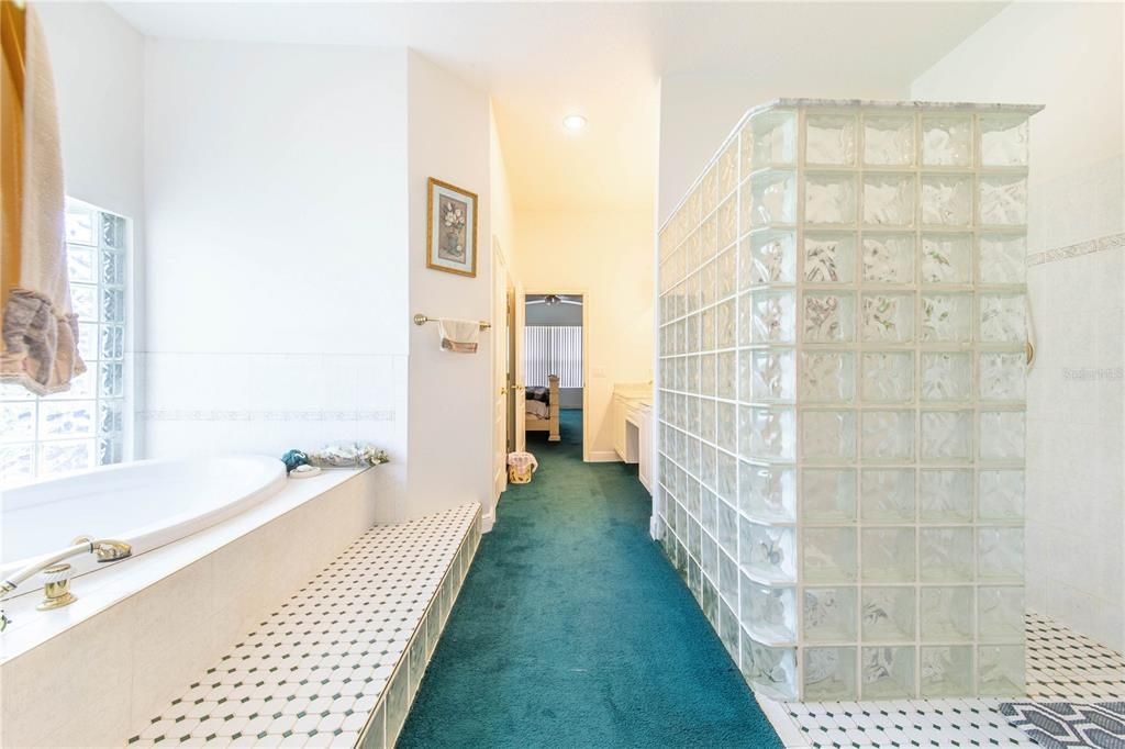 En Venta: $924,000 (4 camas, 3 baños, 3602 Pies cuadrados)