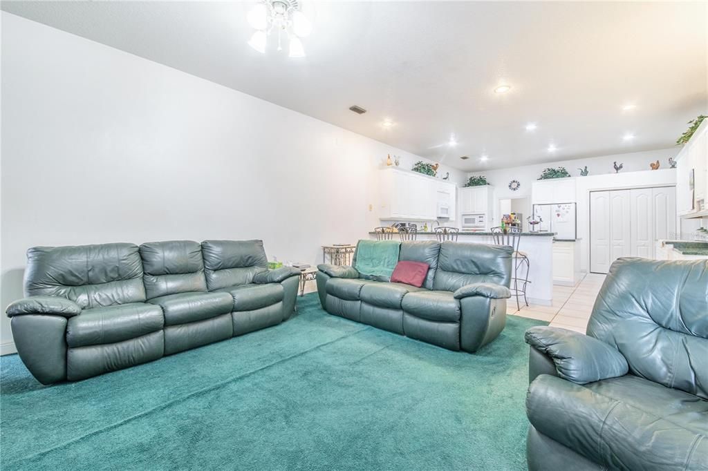 En Venta: $924,000 (4 camas, 3 baños, 3602 Pies cuadrados)