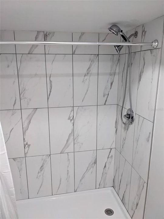 待售: $295,000 (1 贝兹, 1 浴室, 712 平方英尺)