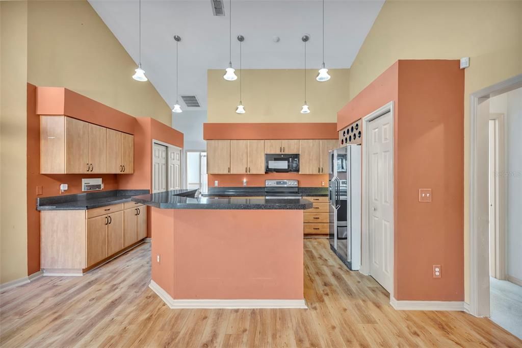 For Sale: $599,000 (4 beds, 2 baths, 2484 Square Feet)