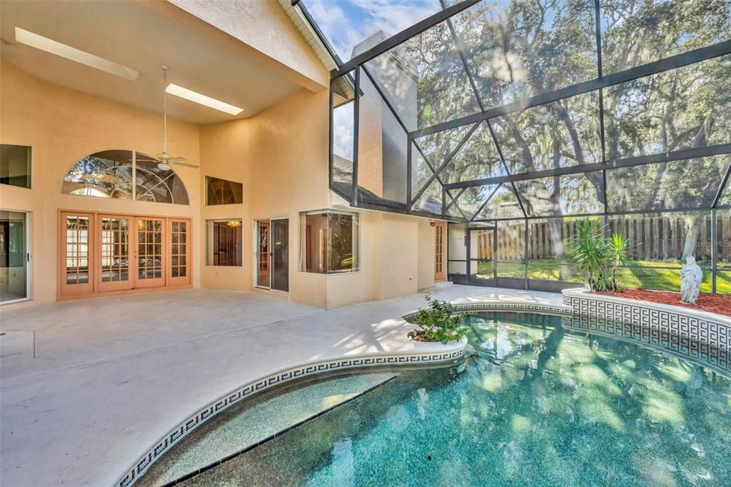 For Sale: $599,000 (4 beds, 2 baths, 2484 Square Feet)