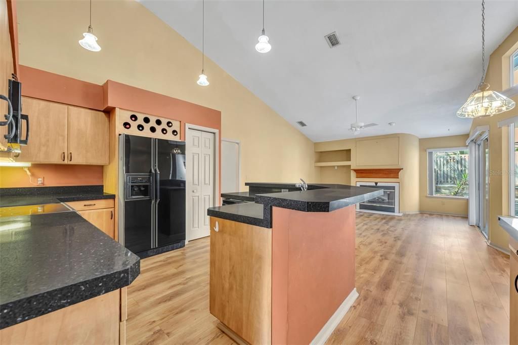 For Sale: $599,000 (4 beds, 2 baths, 2484 Square Feet)