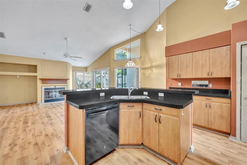 For Sale: $599,000 (4 beds, 2 baths, 2484 Square Feet)