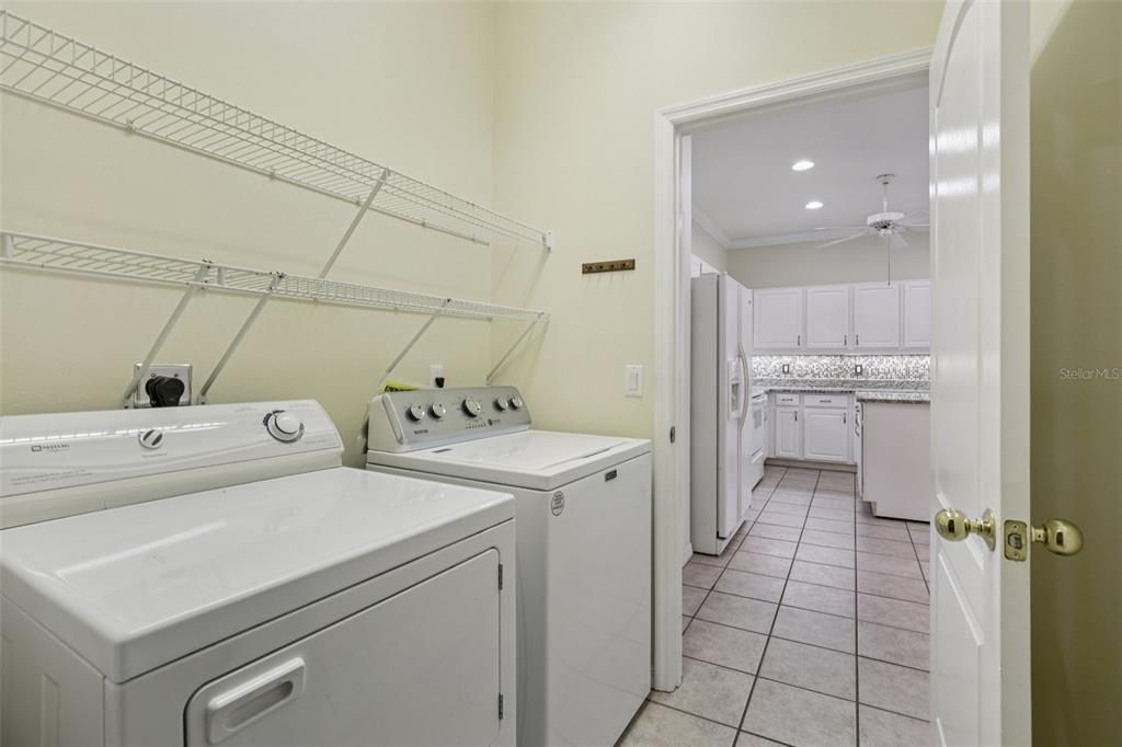 合同活跃: $325,000 (2 贝兹, 2 浴室, 1488 平方英尺)