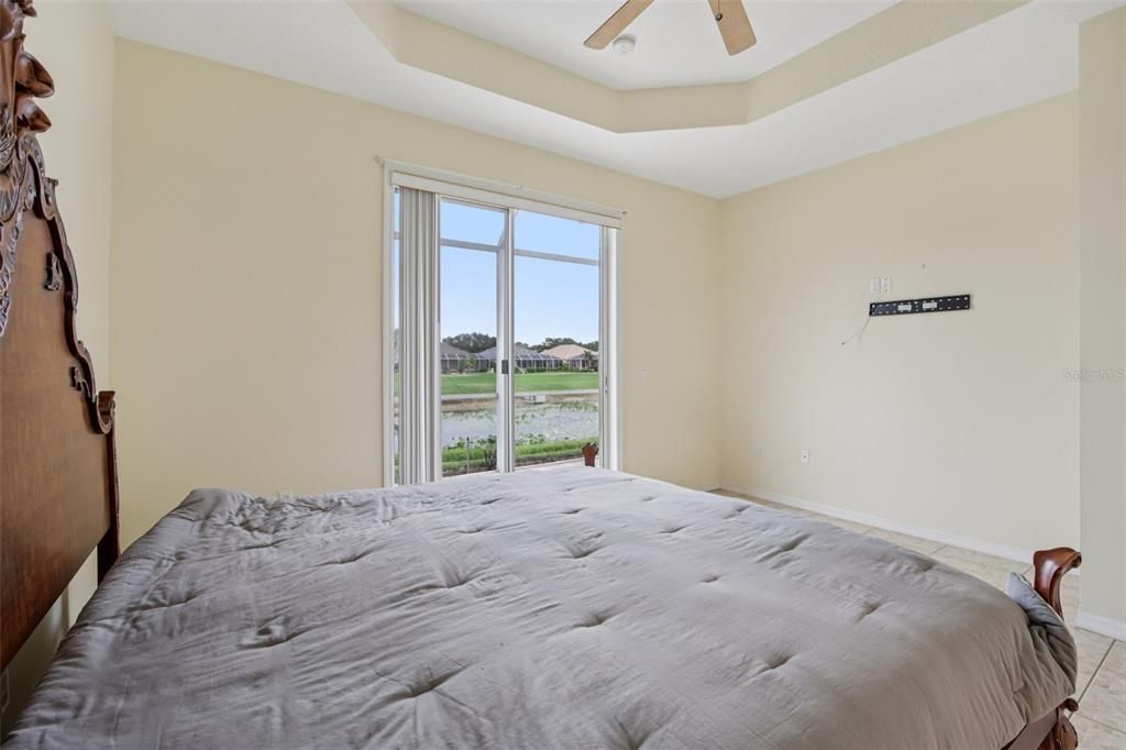 合同活跃: $325,000 (2 贝兹, 2 浴室, 1488 平方英尺)