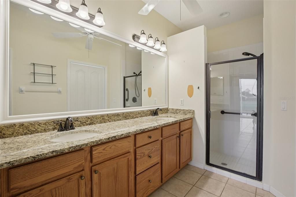 合同活跃: $325,000 (2 贝兹, 2 浴室, 1488 平方英尺)