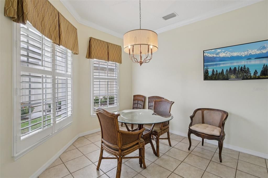 合同活跃: $325,000 (2 贝兹, 2 浴室, 1488 平方英尺)