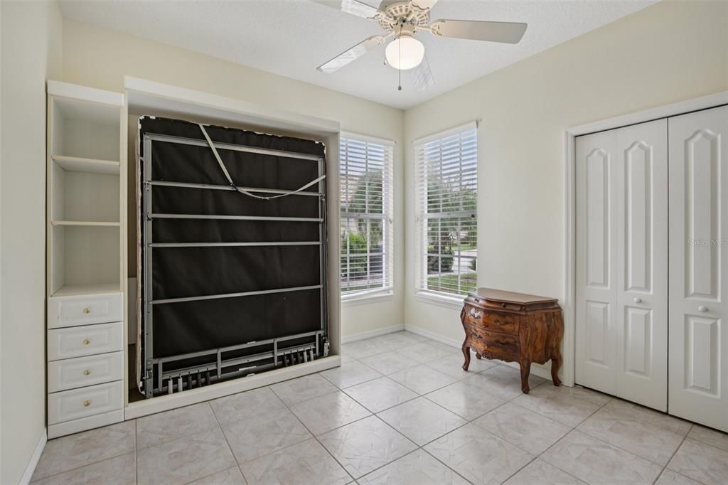 合同活跃: $325,000 (2 贝兹, 2 浴室, 1488 平方英尺)