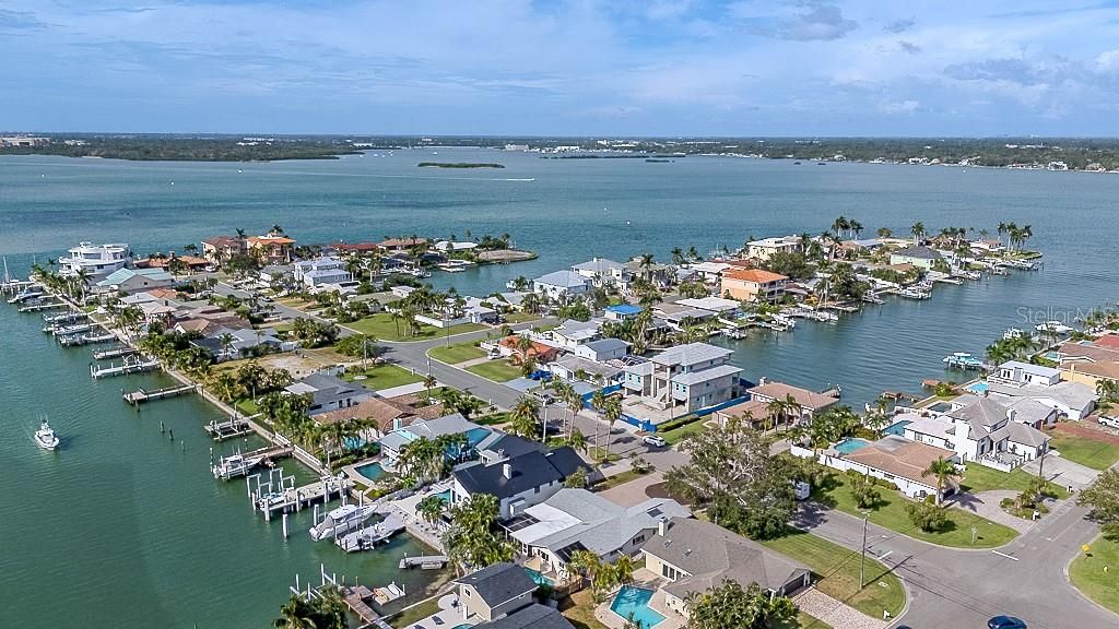 En Venta: $999,888 (4 camas, 3 baños, 2310 Pies cuadrados)