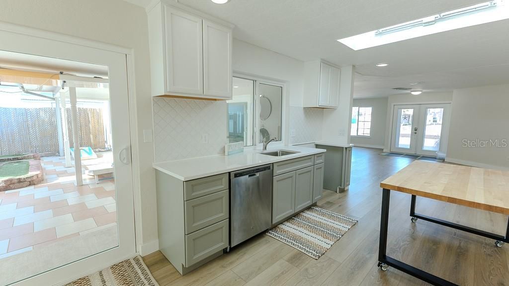 En Venta: $999,888 (4 camas, 3 baños, 2310 Pies cuadrados)