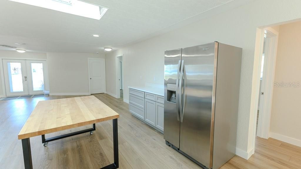 En Venta: $999,888 (4 camas, 3 baños, 2310 Pies cuadrados)