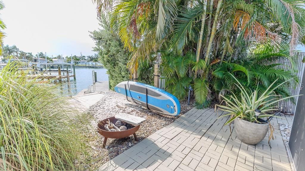 En Venta: $999,888 (4 camas, 3 baños, 2310 Pies cuadrados)