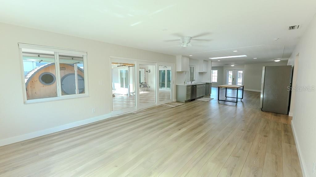 En Venta: $999,888 (4 camas, 3 baños, 2310 Pies cuadrados)