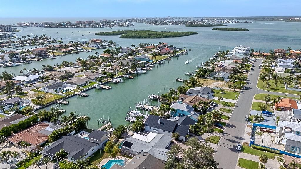 En Venta: $999,888 (4 camas, 3 baños, 2310 Pies cuadrados)