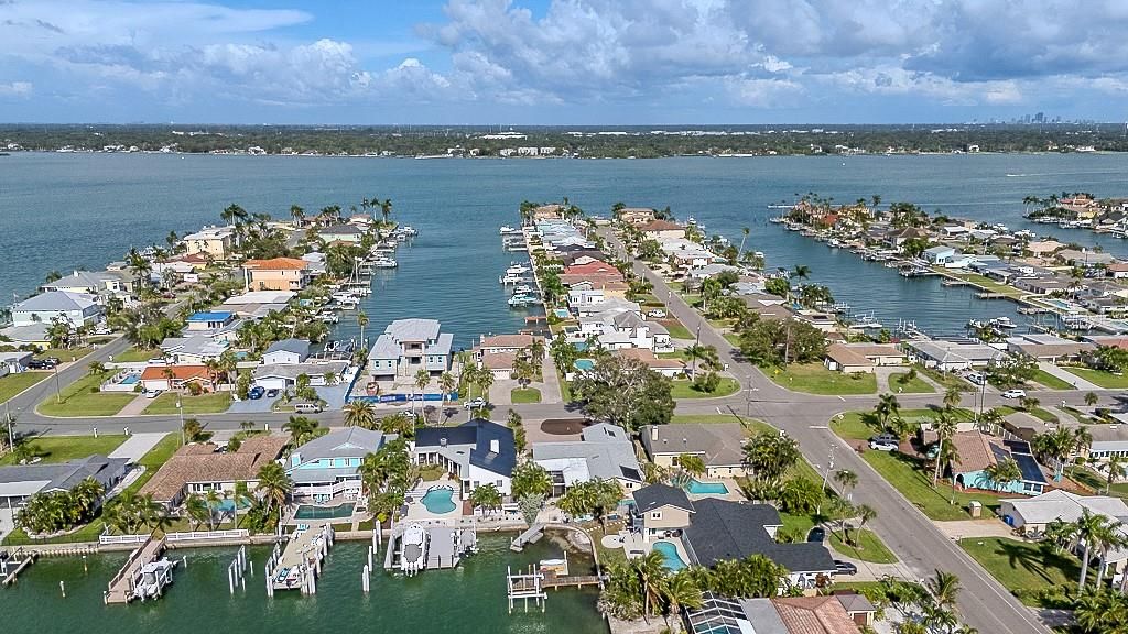 En Venta: $999,888 (4 camas, 3 baños, 2310 Pies cuadrados)