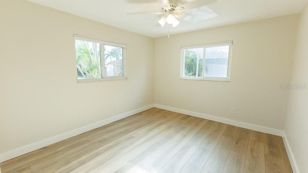 En Venta: $999,888 (4 camas, 3 baños, 2310 Pies cuadrados)