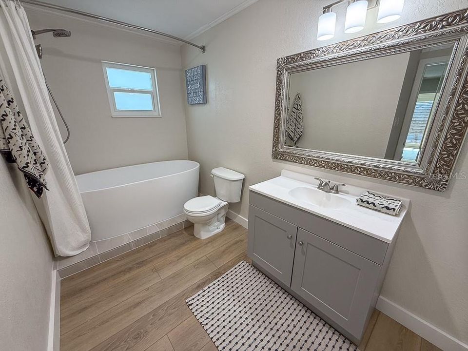 En Venta: $999,888 (4 camas, 3 baños, 2310 Pies cuadrados)